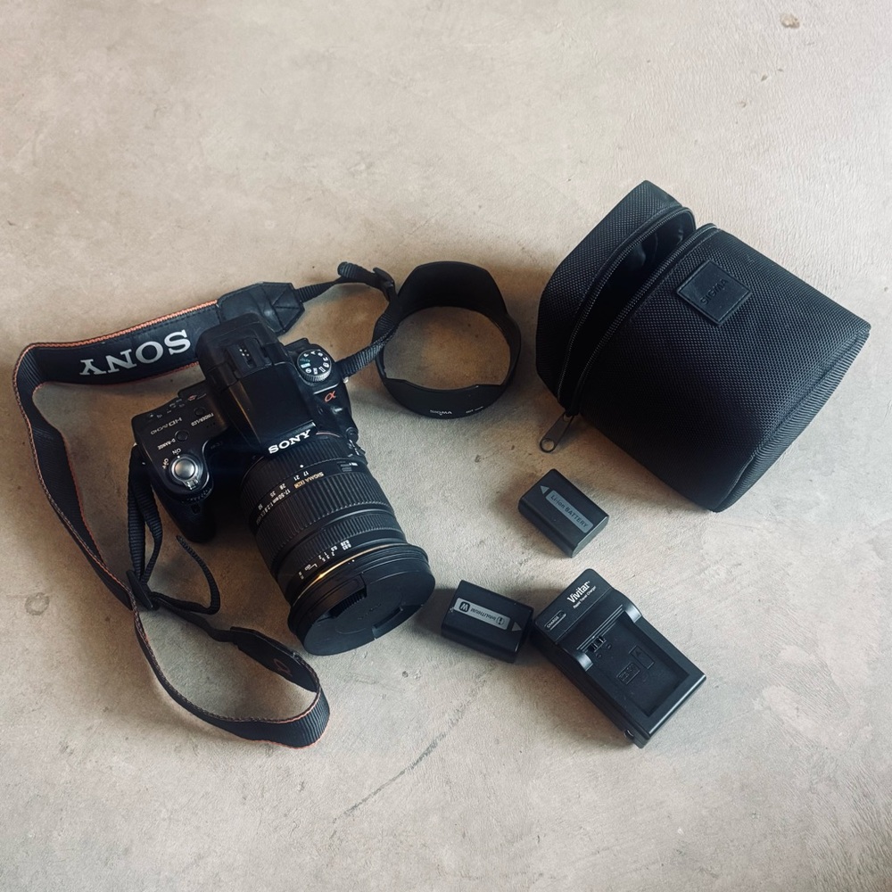 Sony Black DSLR Camera Model SLT A33 w/ large aperture lens, Battery/Charger - Picture 13 of 13